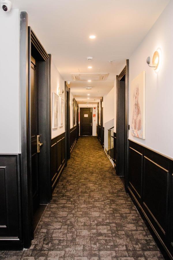 Ambiance Boutique Art Hotel לאהור מראה חיצוני תמונה A typical corridor