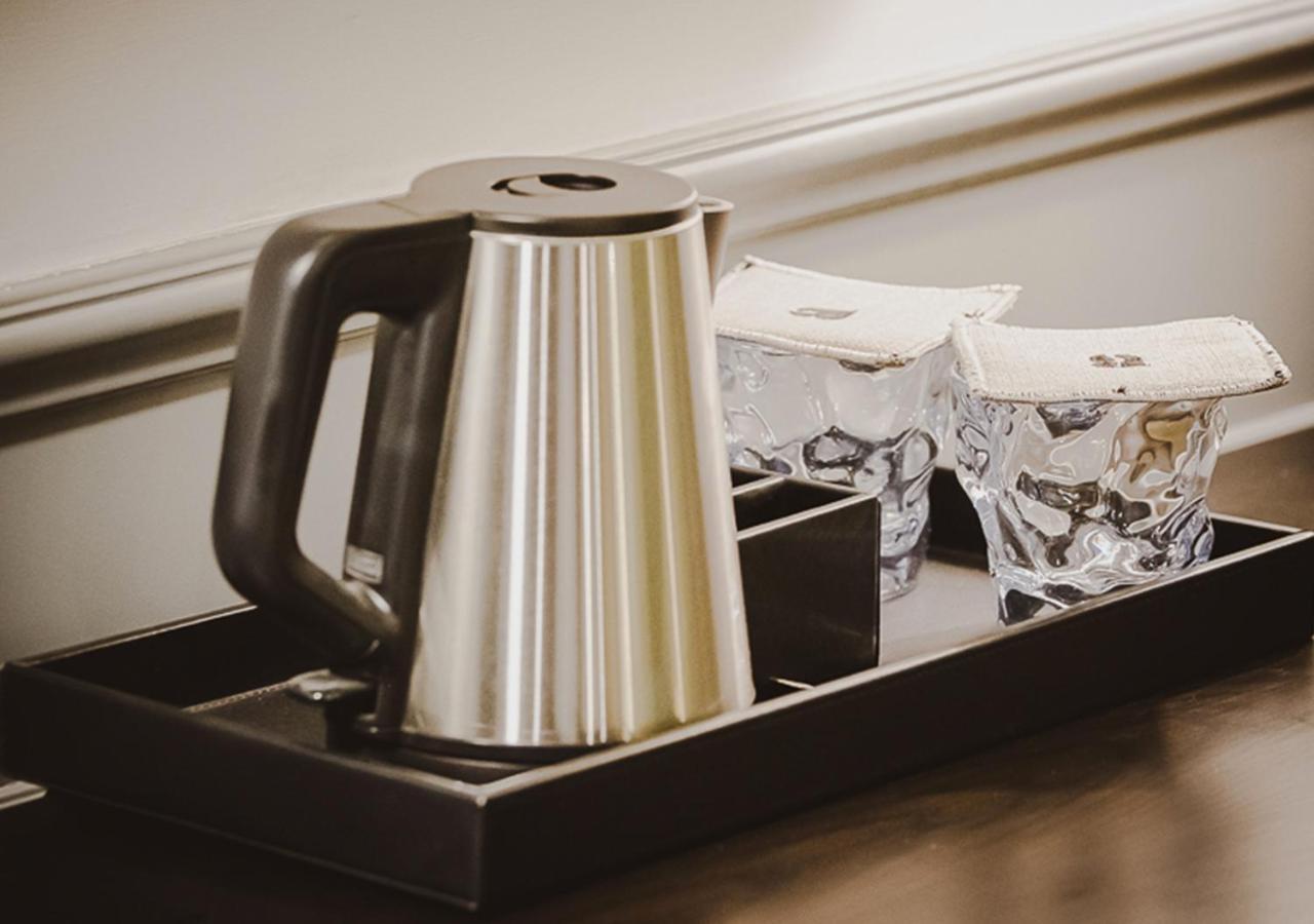 Ambiance Boutique Art Hotel לאהור מראה חיצוני תמונה A kettle