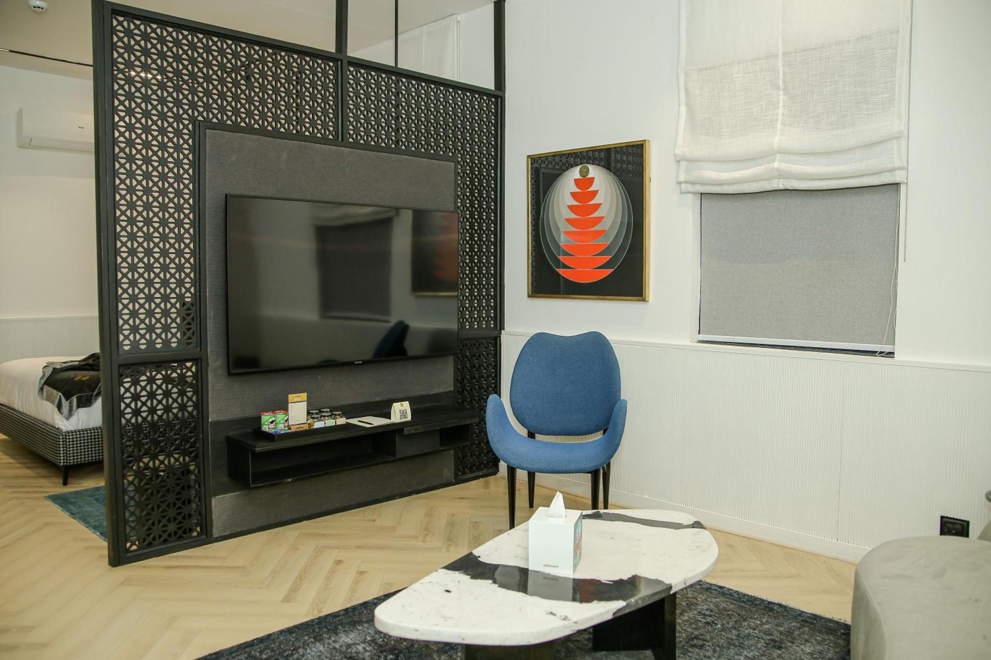 Ambiance Boutique Art Hotel לאהור חדר תמונה A room divider